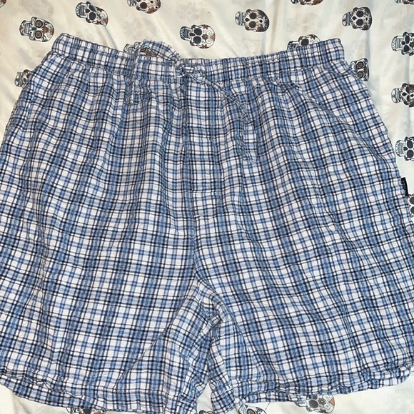 Izod Mens Plaid Boxers sleepwear size Large Blue and White - Picture 1 of 5